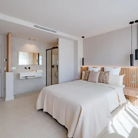 Beautiful 3 Bedroom Fully Renovated דירה קאן