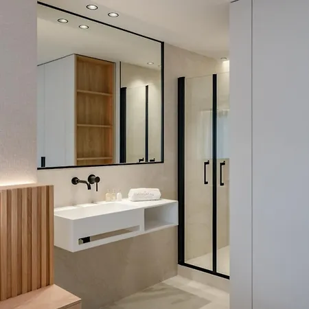 Beautiful 3 Bedroom Fully Renovated