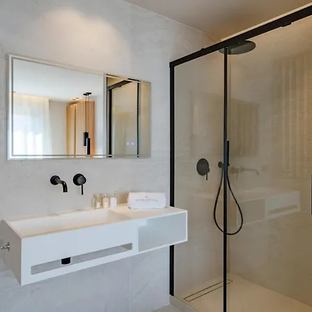 דירה Beautiful 3 Bedroom Fully Renovated *