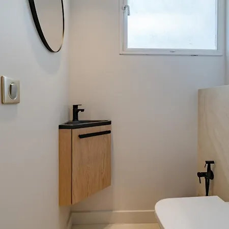 Beautiful 3 Bedroom Fully Renovated דירה קאן